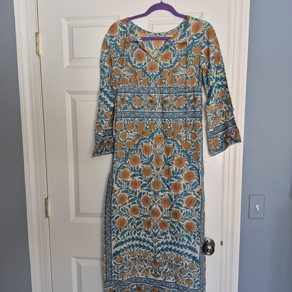 Beautiful Vintage Floral Long Sleeve Dress